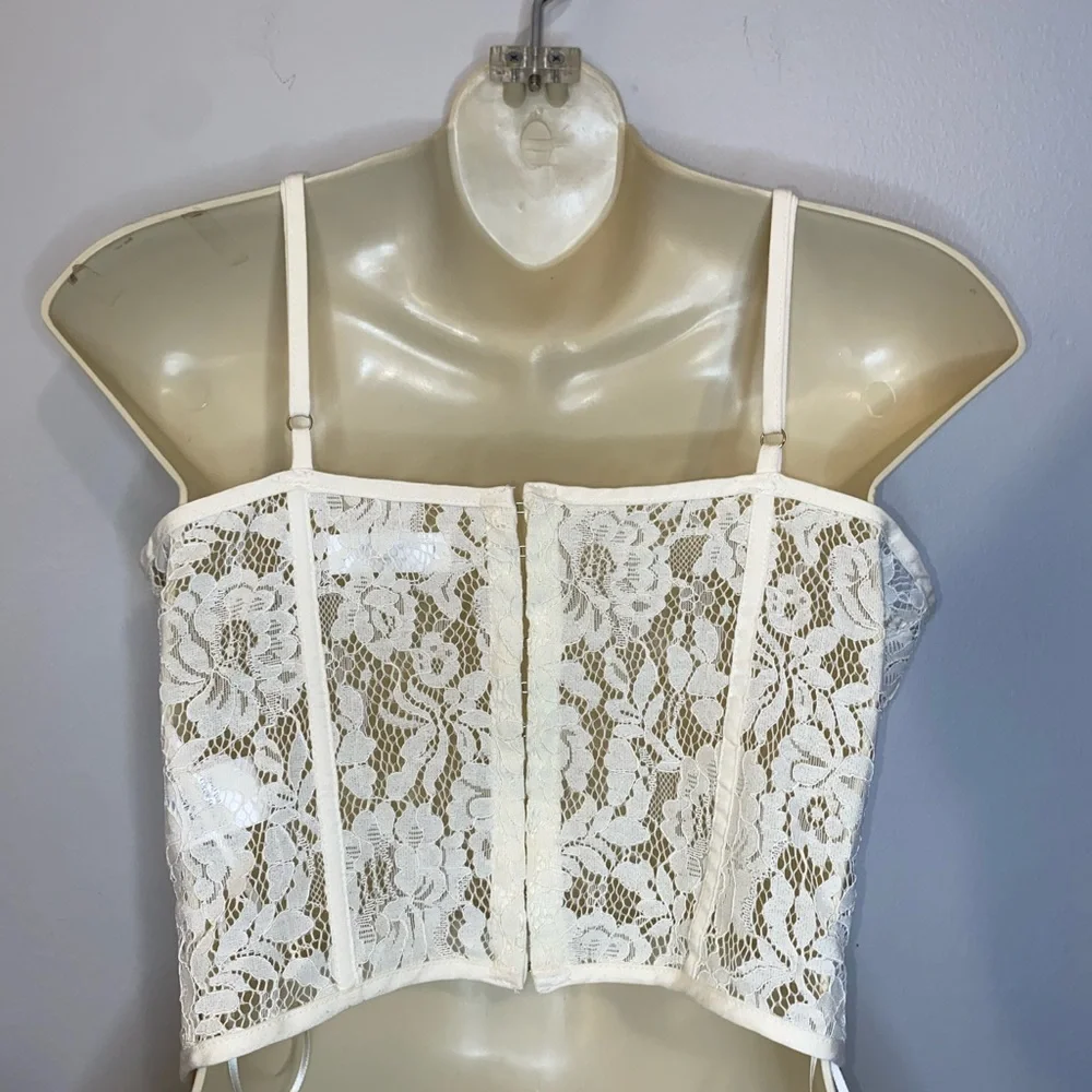Altar'd State Corset Lace Bra with Sweetheart Neckline - Picture 2 of 11